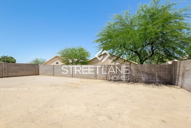 Building Photo - Charming 4 bedroom home in Phoenix!