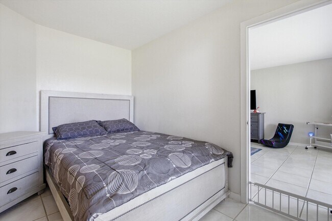 Building Photo - 2800 Fiore Way