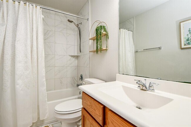 Building Photo - 2707 Dry Creek Dr