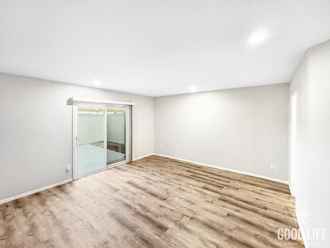Building Photo - Stunning 2BD/2BA W/ Updated Kitchen, A/C, and Reserved Parking in La Mesa!