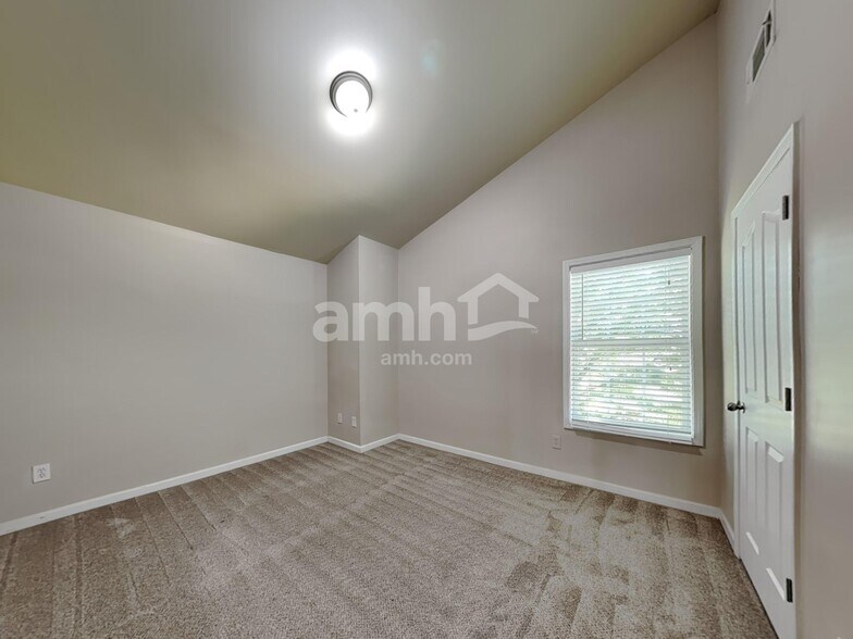 Building Photo - 5203 Catrina Way