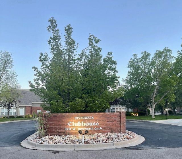 Building Photo - 2860 W Riverwalk Cir