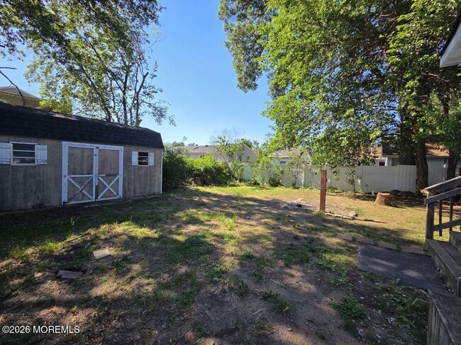Building Photo - 43 Shoreland Terrace