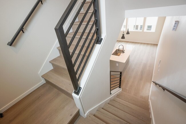 Building Photo - One year old townhome