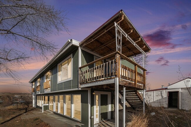 Building Photo - Large 4 bed 4 bath Home in Golden!