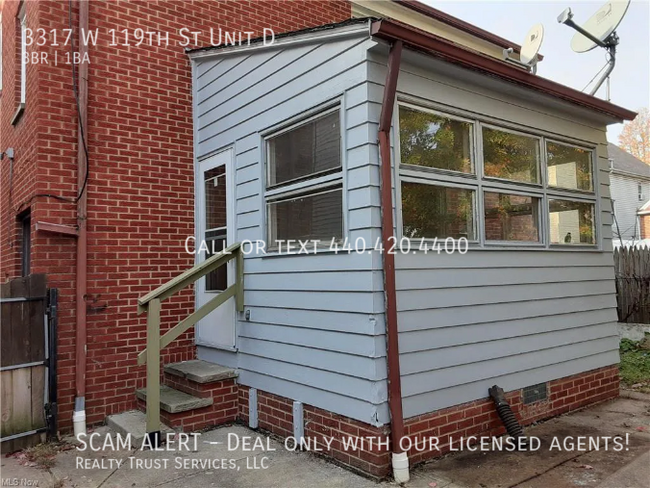 Building Photo - Beautiful Brick 3 bedroom 1 bath