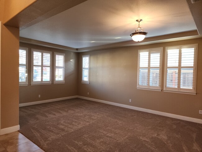 Building Photo - 1385 Oak Valley Dr