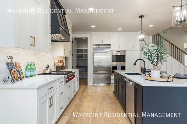 Building Photo - 3570 E Interstellar Ct