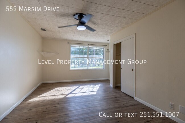 Building Photo - 559 Marsim Dr