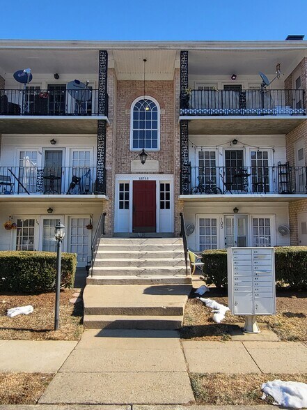 Building Photo - 12715 Gordon Blvd