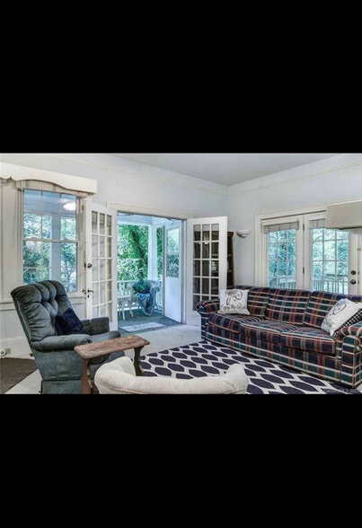 Building Photo - 173 Forest Hill Dr