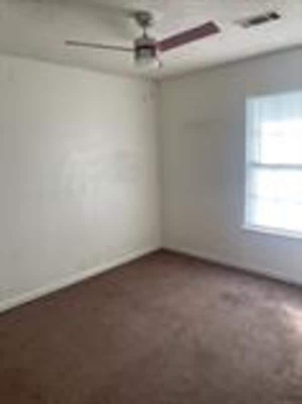 Building Photo - 306 N Pool St