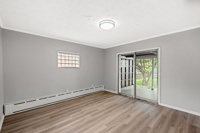 Building Photo - Stunning 5 bedroom home in McKeesport available July 1!