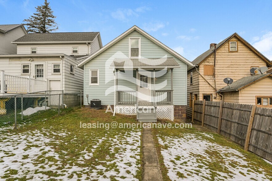 Building Photo - 856 Broad St