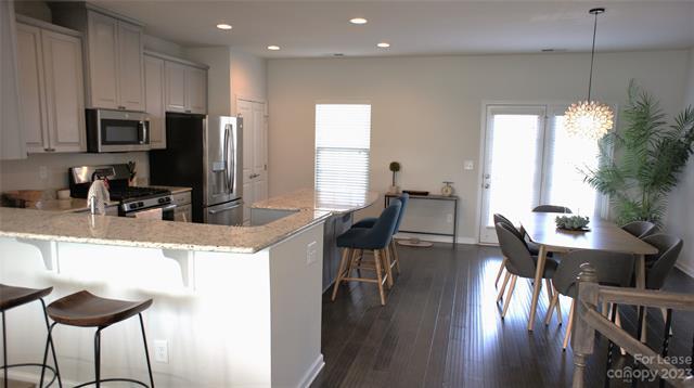 Building Photo - 4072 Zilker Park Dr