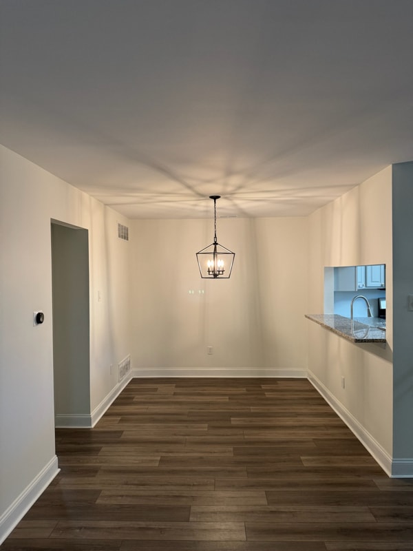 Building Photo - 347 Surrey Ct