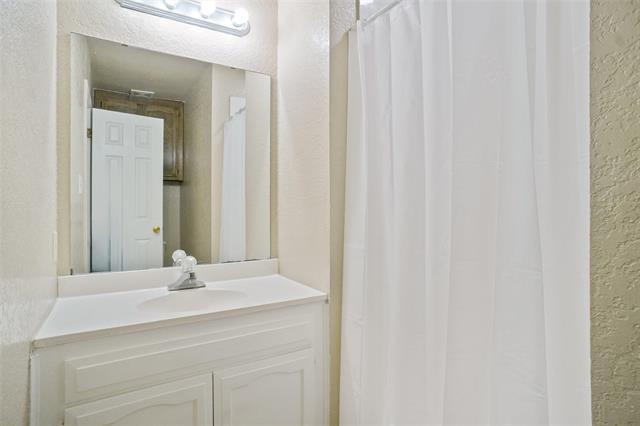 Building Photo - 3833 Coates Cir