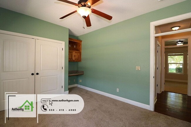 Building Photo - 4750 Pheasant Dr