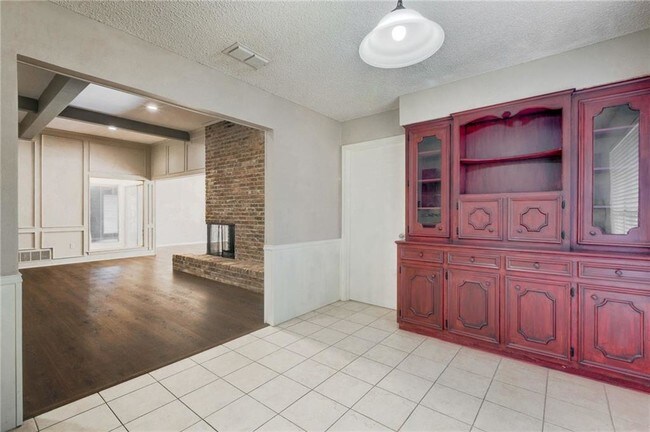 Building Photo - 1108 N Park Dr