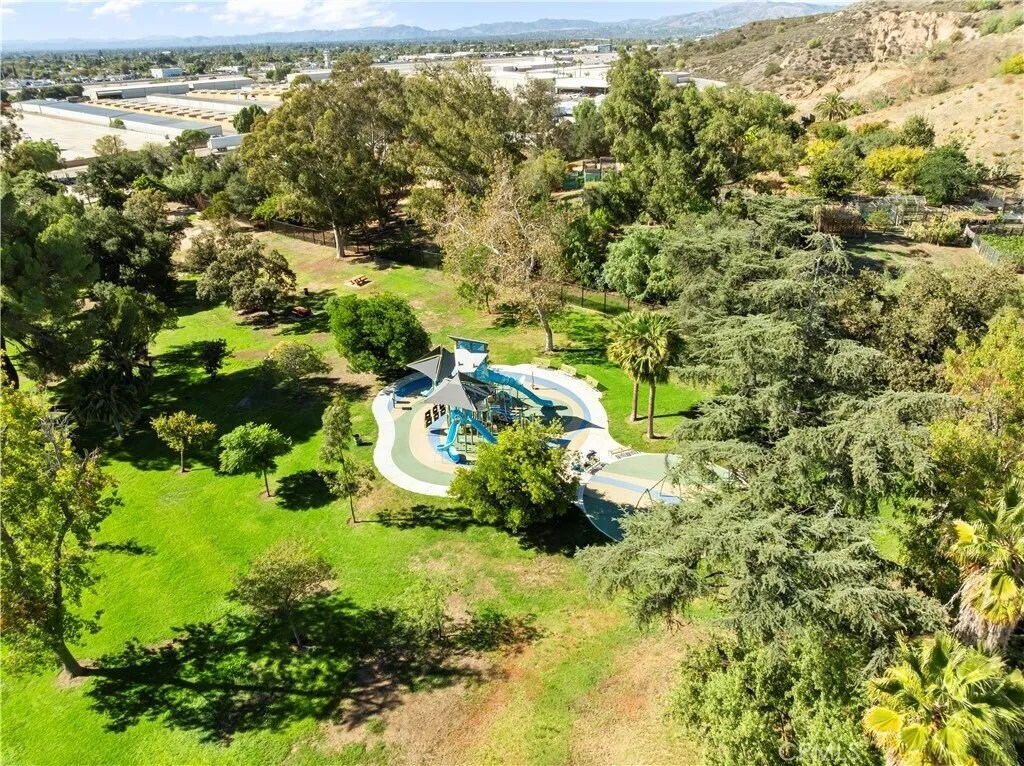 Building Photo - 12411 Osborne St