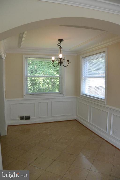 Building Photo - 3720 Terrace Dr