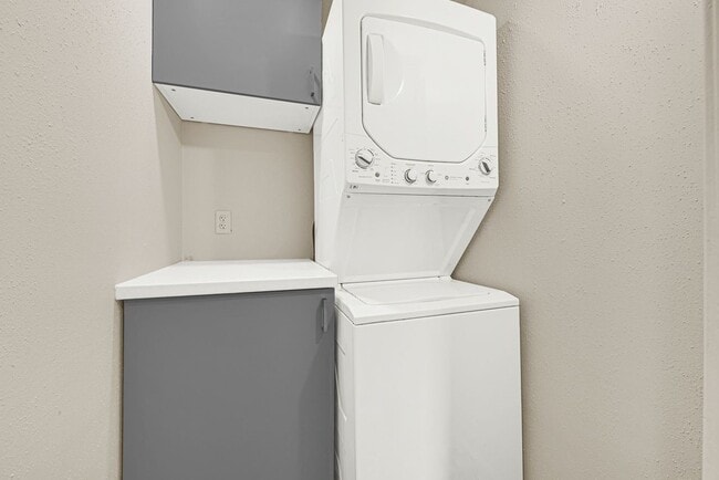 Building Photo - 1817 Commonwealth St