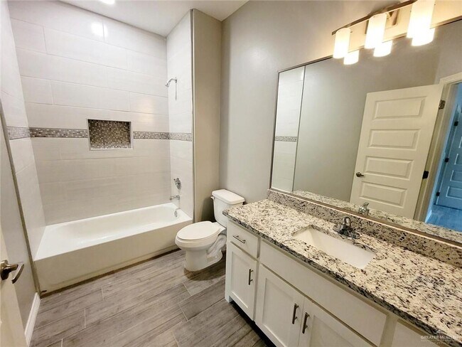 Building Photo - 300 S Retama Ln