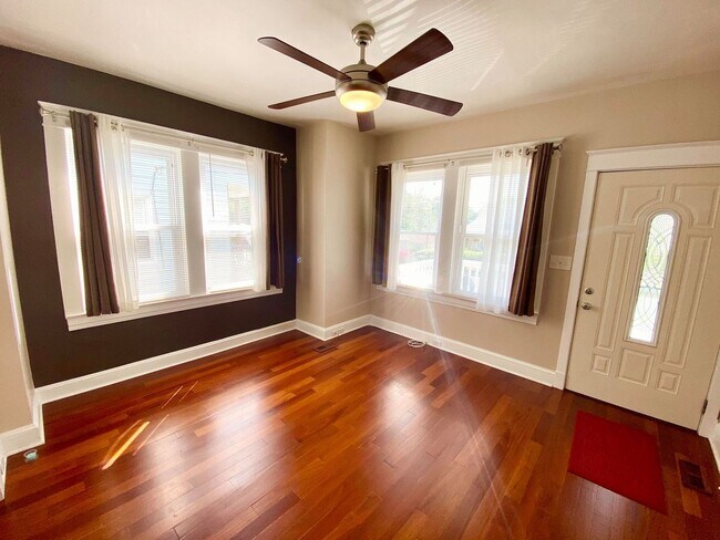 Building Photo - Charming 2 Bedroom/1.5 Bathroom Home with Large Backyard in Colgate, Baltimore, MD!