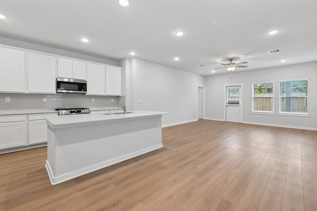 Building Photo - 8538 Blueberry Ash St