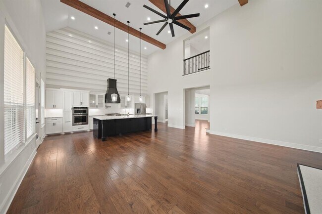 Building Photo - 8519 Lofty Pnes