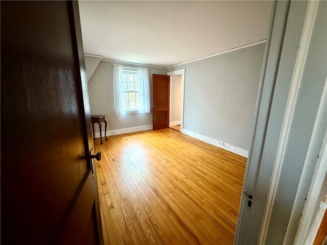 Building Photo - 221 Centennial Farm Ln