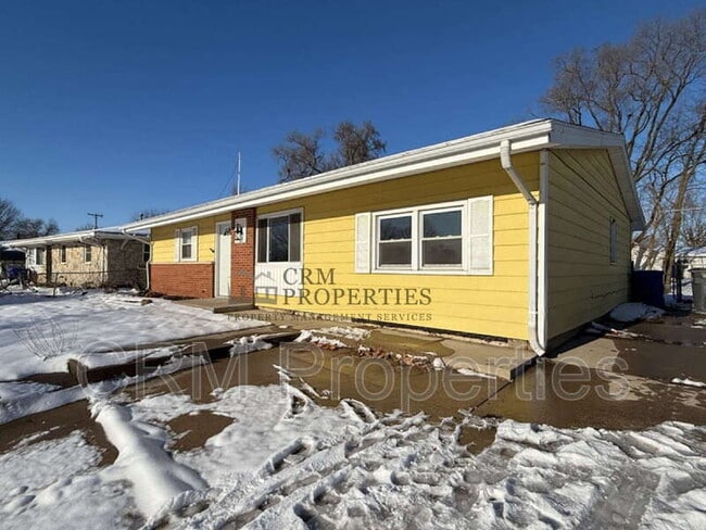 Building Photo - 806 Maumee Dr