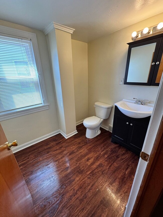 Building Photo - 212 E Kline St