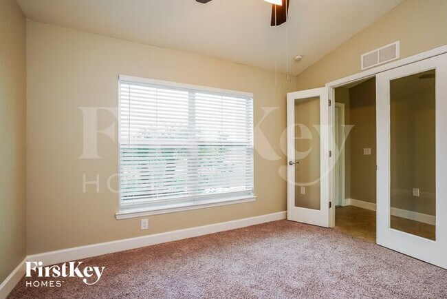 Building Photo - 2712 38th St SW