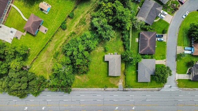 Building Photo - 221 3rd St N