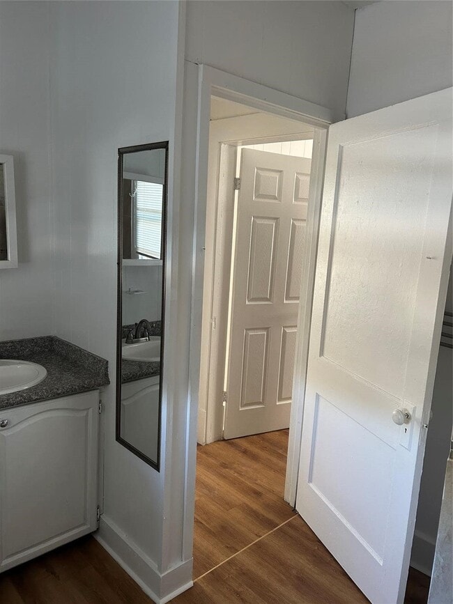 Building Photo - 2115 State St