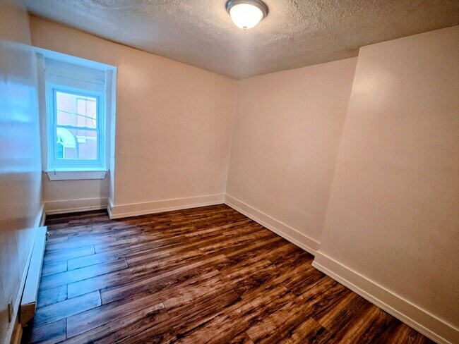 Building Photo - 1114 Linden St