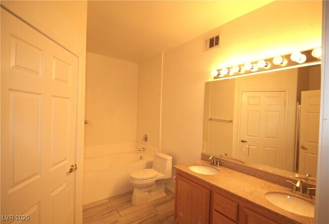 Building Photo - 10550 W Alexander Rd