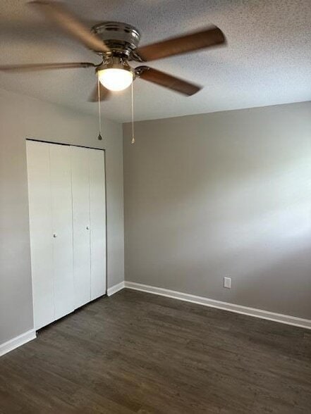 Building Photo - 661 Village Green Dr