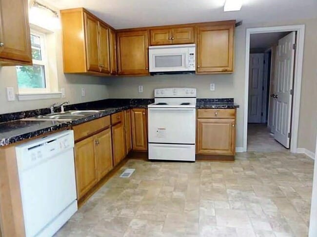 Building Photo - Great 2 Bed 1 Bath in Riverside