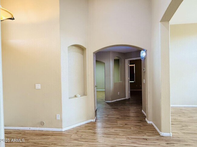 Building Photo - 8119 S 47th Ln