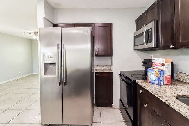 Building Photo - 4705 King Cole Blvd