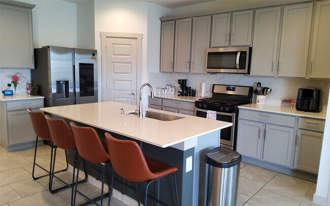 Building Photo - 3839 Sparkman Ln