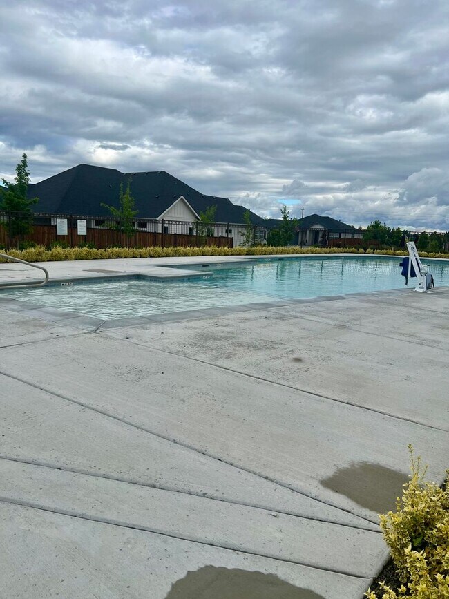 Building Photo - Coming Soon! Newer Custom built home with lots of upgrades and community pool!!