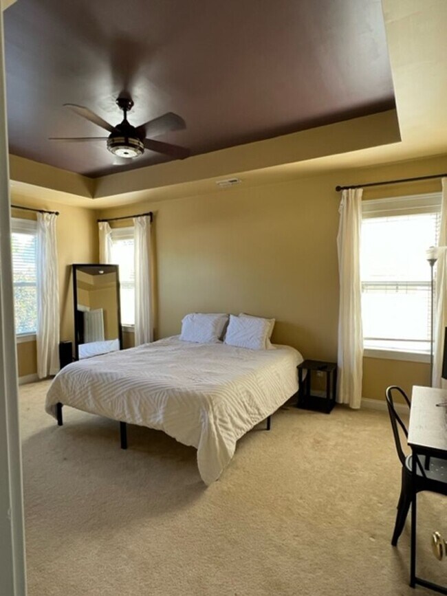 Building Photo - Upscale Home In Prime Huntersville Monteit...