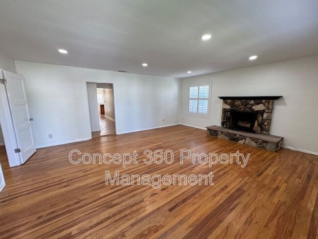 Building Photo - 5228 E Brittain St