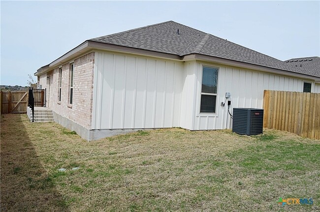 Building Photo - 5302 Rose Gdn Lp
