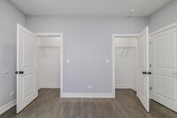 Building Photo - 3 bedroom in Chicago IL 60637