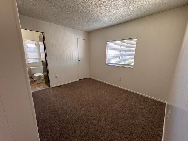 Building Photo - 715 Massachusetts Ave