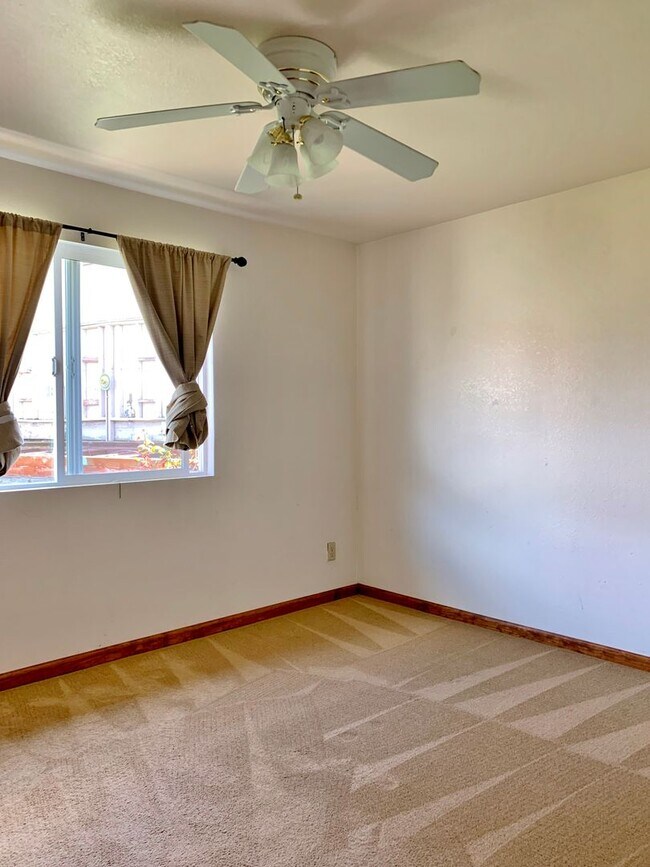 Building Photo - 1691 Albion Ct